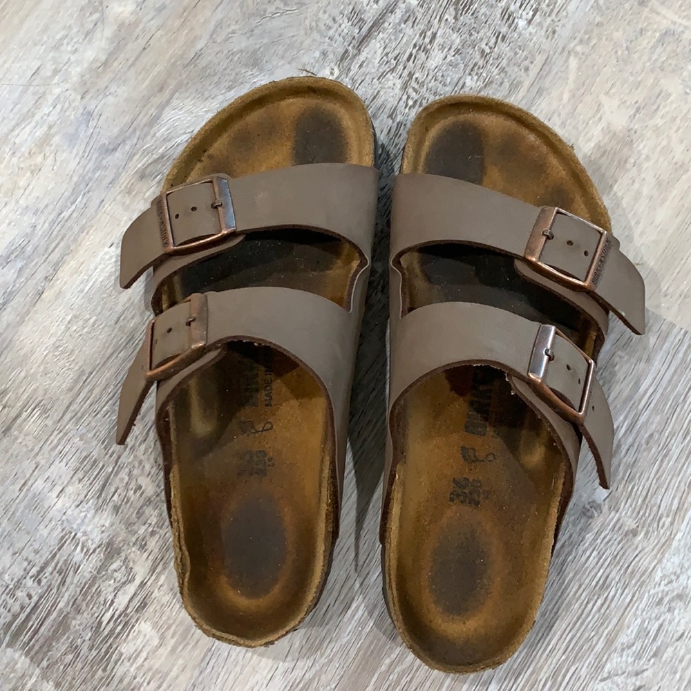 Mocha Birkenstock’s
